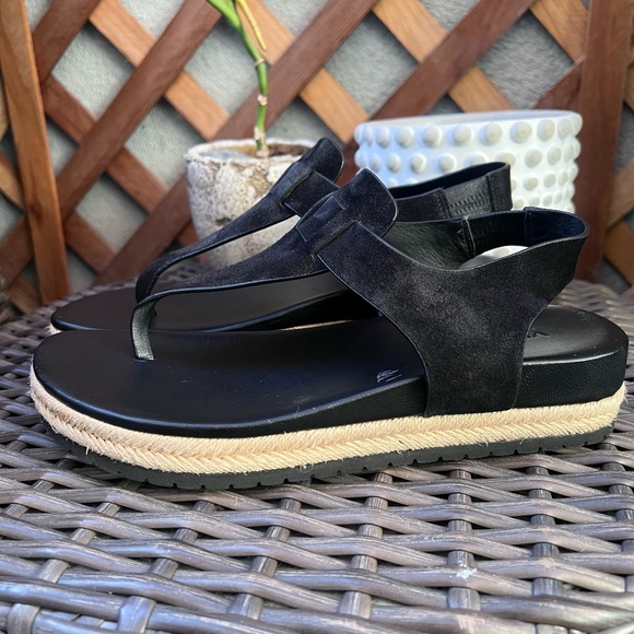 Vince Women's Flint Platform Sandals - Picture 3 of 10